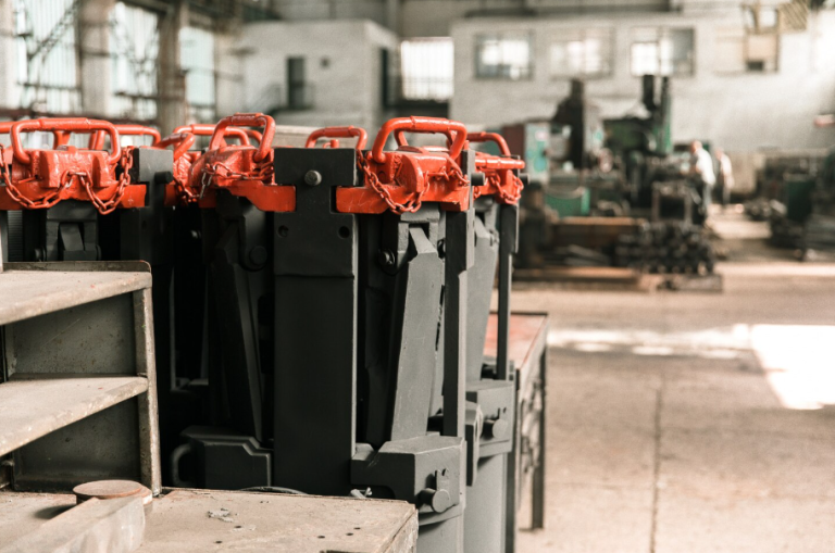 Maximise Efficiency with Reusable Automotive Bulk Containers: Sustainable Storage Solutions