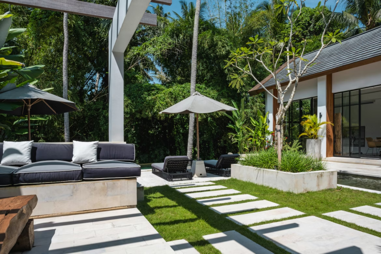 How to Create a Backyard Oasis for Relaxation and Entertainment