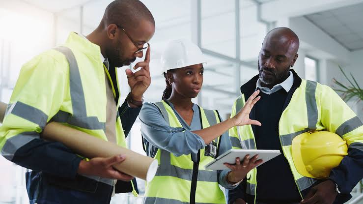 How a Contractor Software Platform Can Simplify Contractor Management