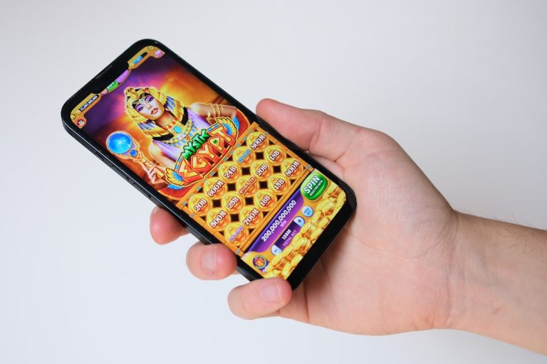 Do People Bet Bigger on Mobile Casino Apps Than Desktop?