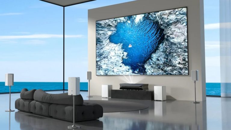 Tech That Disappears: A Minimalist Home Setup