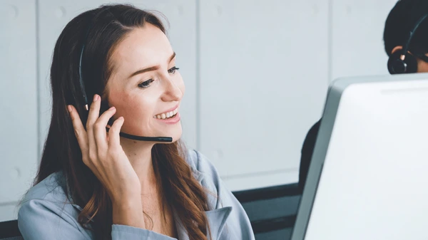 What Small Businesses Should Know About Virtual Receptionists
